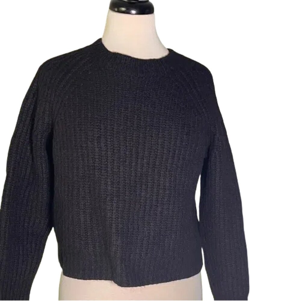 Everlane Women's Black Crew Neck Sweater